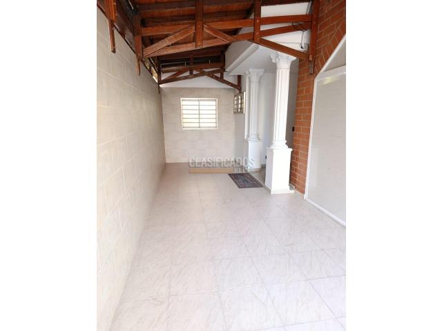 Casas, Venta en Ciudad Jardín
