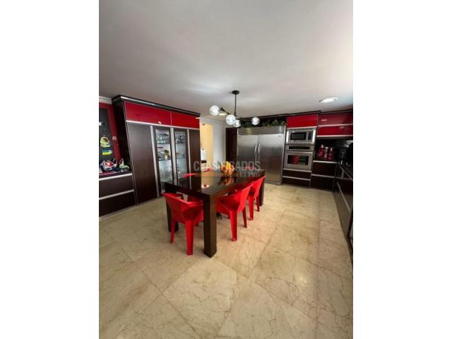 Casas, Venta en Ciudad Jardín