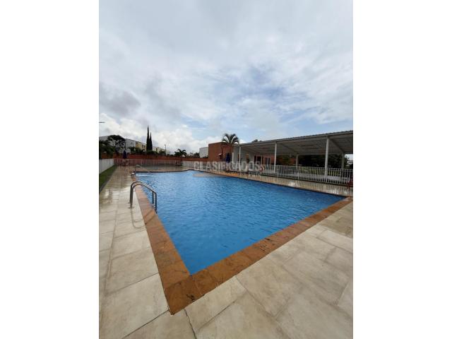Apartamentos, Venta en Jamundí