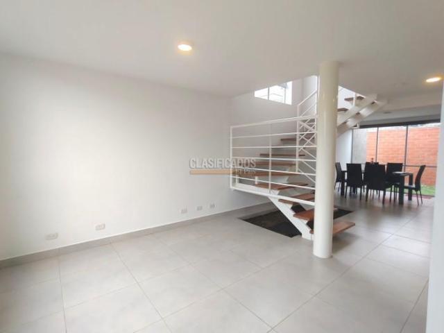 Casas, Venta en Ciudad Country