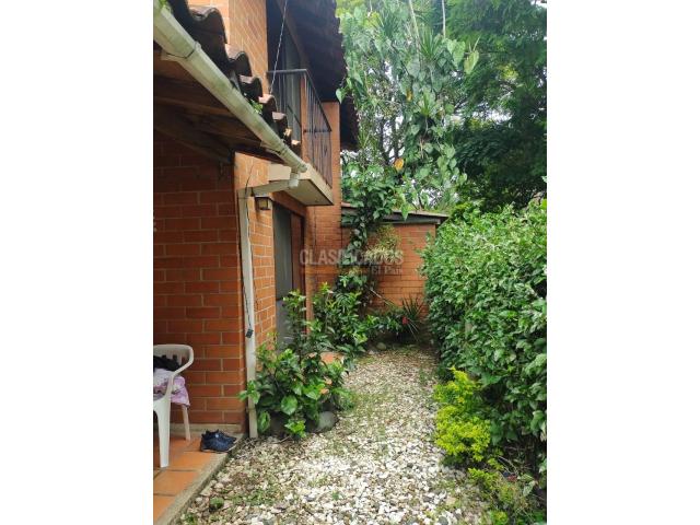 Casas, Venta en Ciudad Jardín