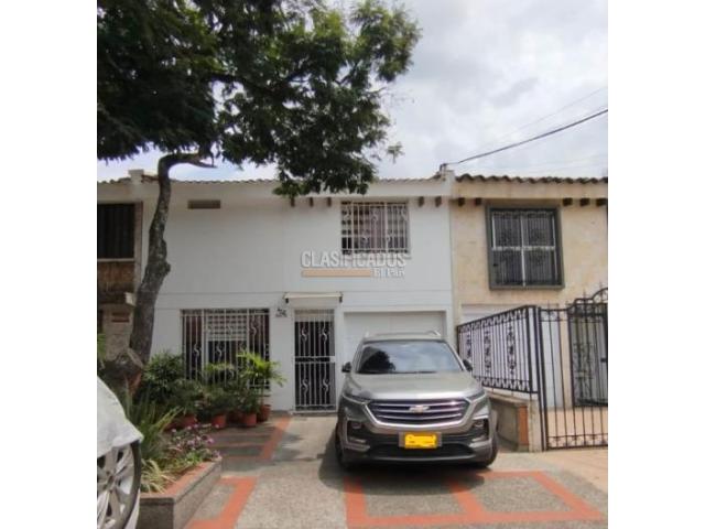 Casas, Venta en La Flora