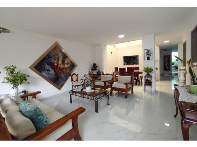 Casas, Venta en La Flora