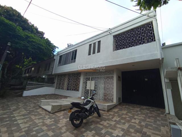 Casas, Alquiler en Santa Mónica Residencial
