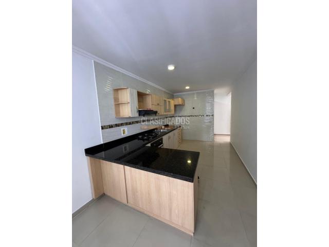 Casas, Alquiler en Ciudad 2.000