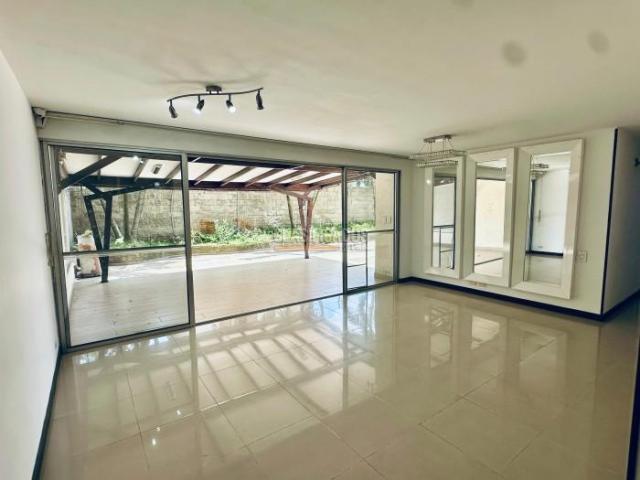 Apartamentos, Venta en La Flora