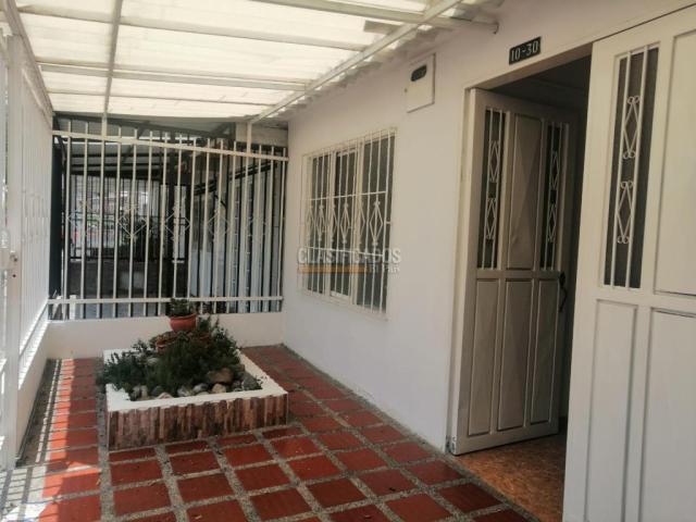Casas, Alquiler en Palmira