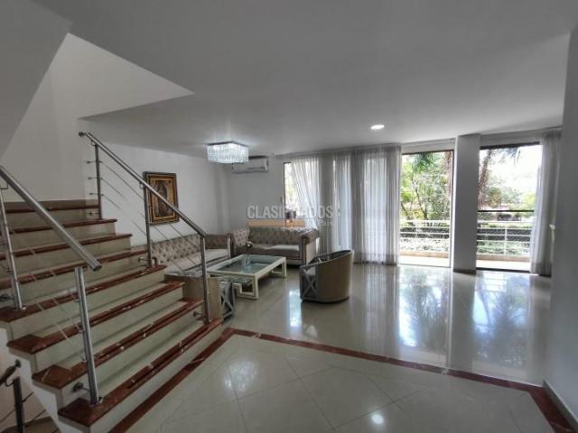 Casas, Venta en Ciudad Jardín