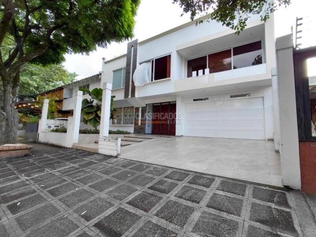 Casas, Venta en La Flora