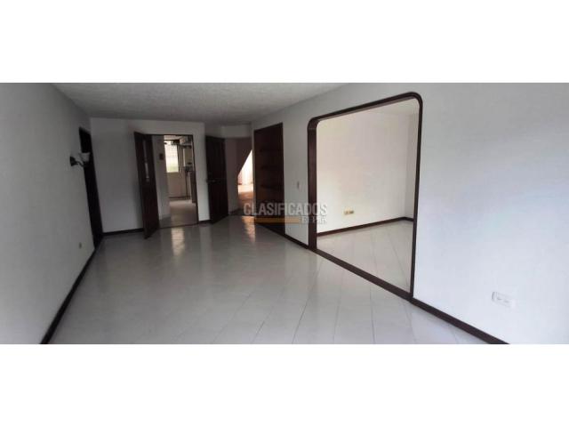 Apartamentos, Venta en Las Quintas de Don Simón