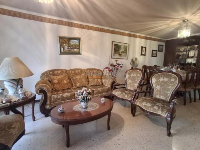 Apartamentos, Venta en El Refugio
