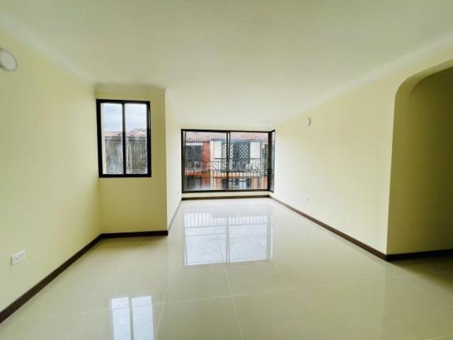 Apartamentos, Venta en Santa Anita