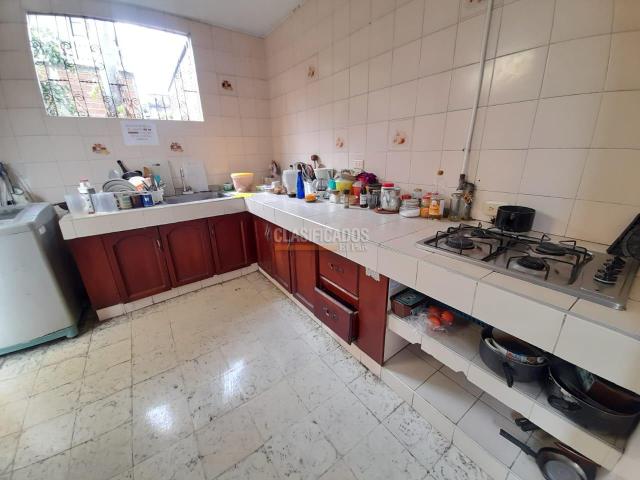 Casas, Venta en San Cayetano