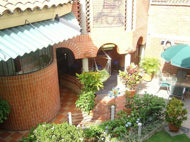 Casas, Venta en La Flora