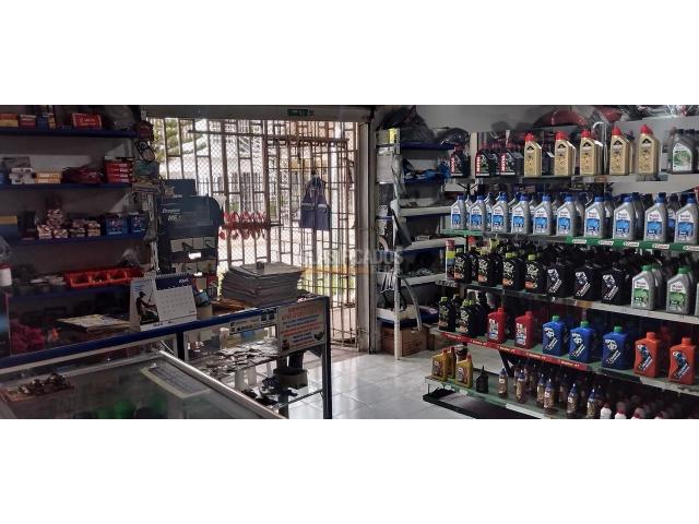 ALMACEN Y TALLER DE MOTOS