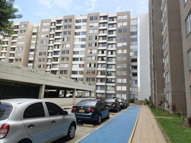 Apartamentos, Alquiler en Evaristo García