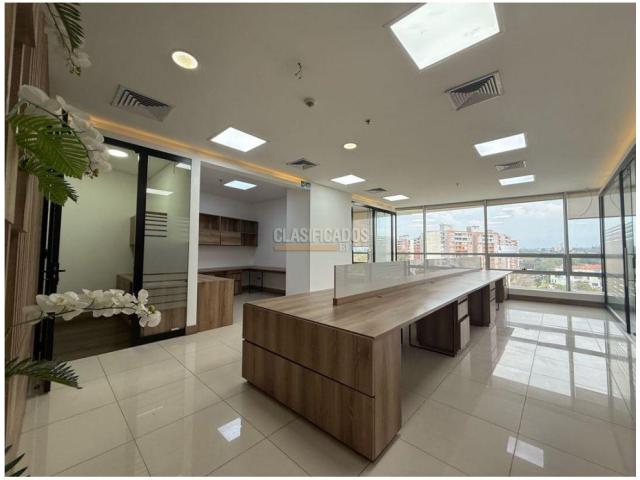 Oficinas y Consultorios, Alquiler en Centro Ccial. Jardín Plaza