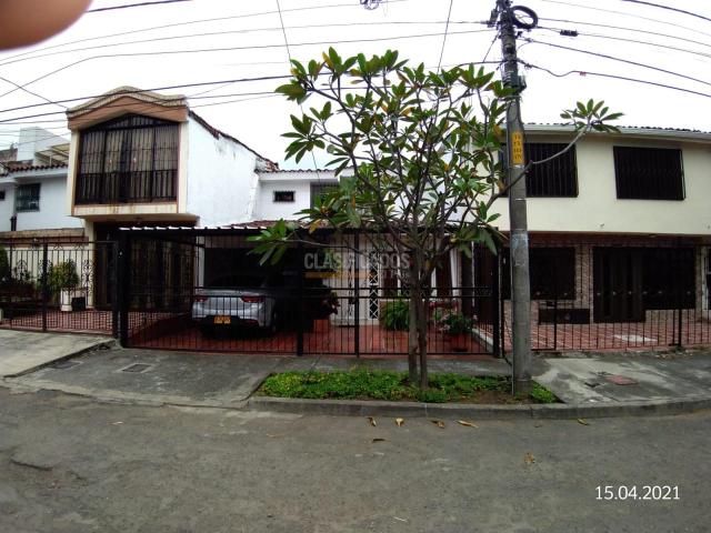 Casas, Venta en La Flora