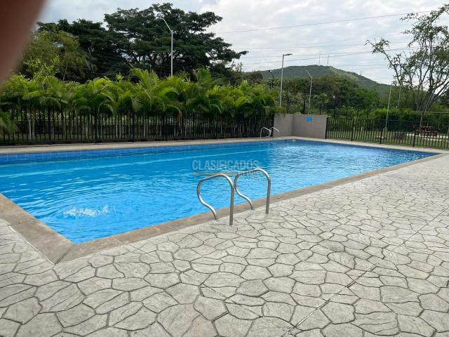 Apartamentos, Venta en Yumbo