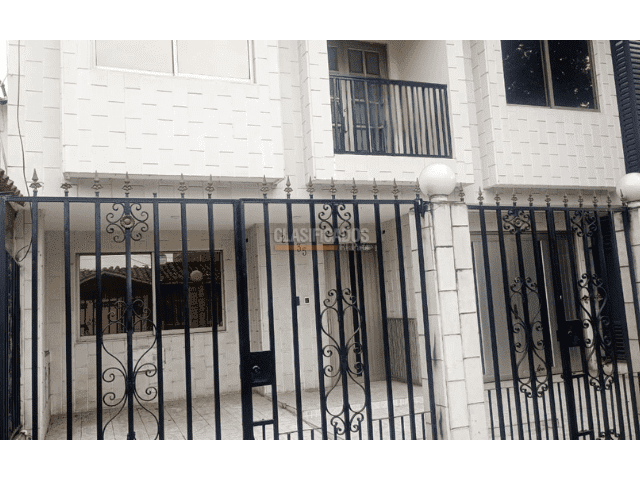 Casas, Alquiler en Prados del Norte