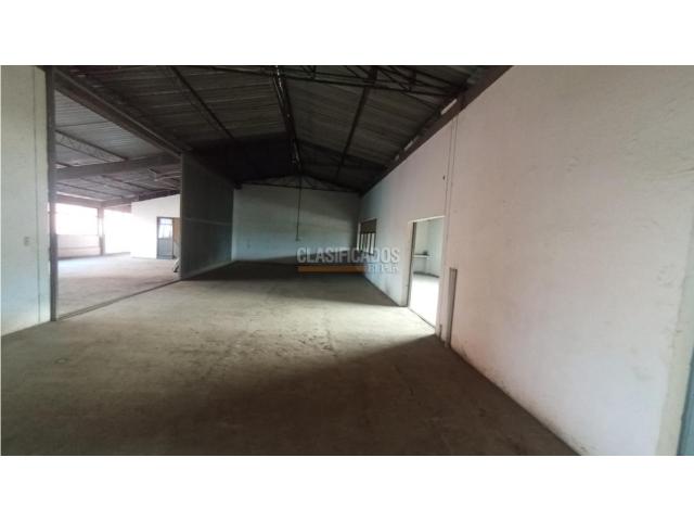 Oficinas y Consultorios, Alquiler en Yumbo