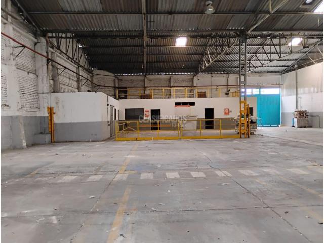 Locales y Bodegas, Alquiler en Industrial