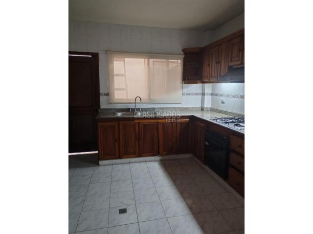 Casas, Venta en Ciudad Jardín
