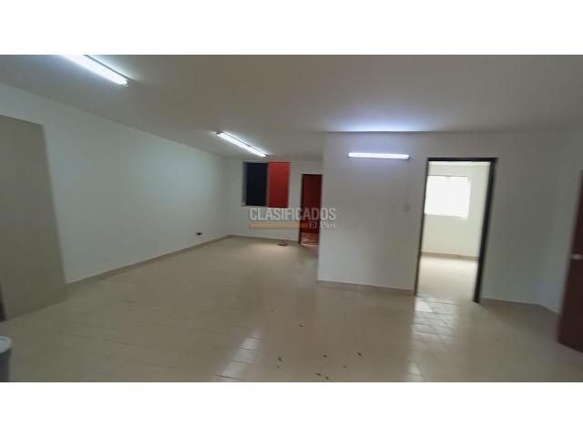 Oficinas y Consultorios, Alquiler en La Flora