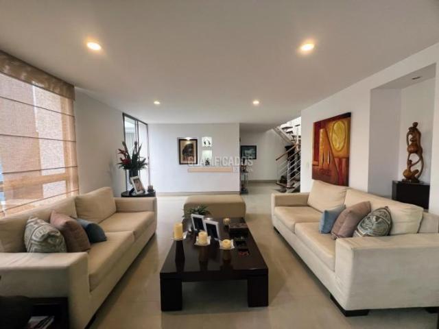 Apartamentos, Venta en La Flora