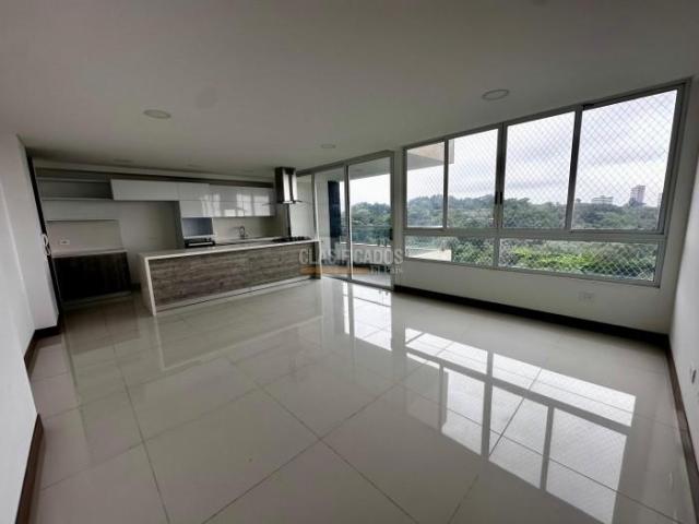 Apartamentos, Venta en Ciudad Jardín