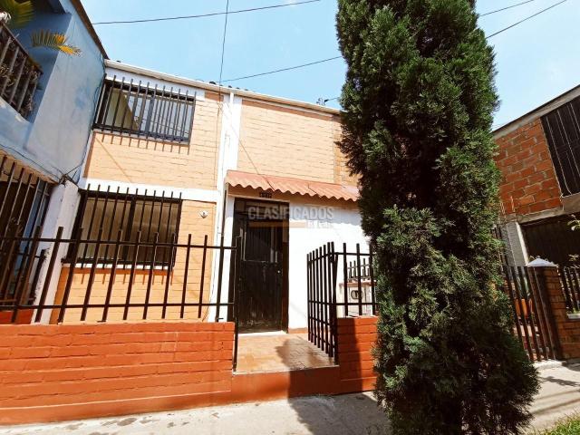 Casas, Alquiler en Villa del Prado