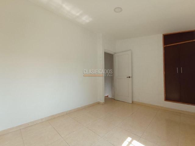 Casas, Alquiler en Villa del Prado