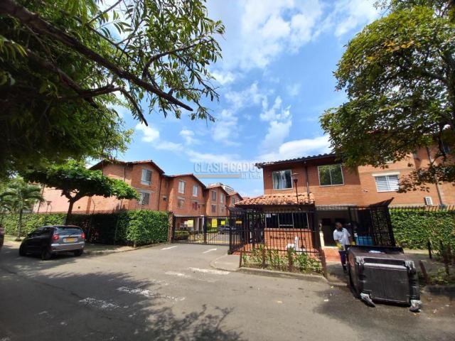 Casas, Alquiler en Valle del Lili