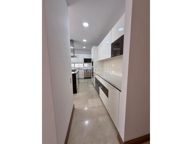 Apartamentos, Venta en Pance