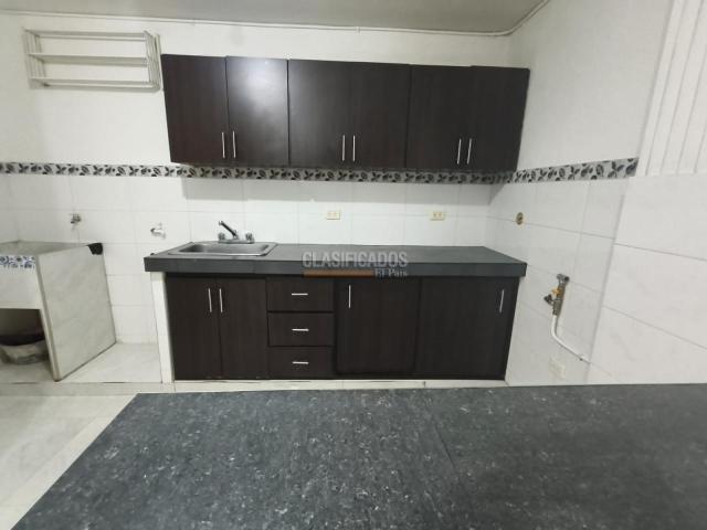 Apartamentos, Alquiler en Prados del Limonar