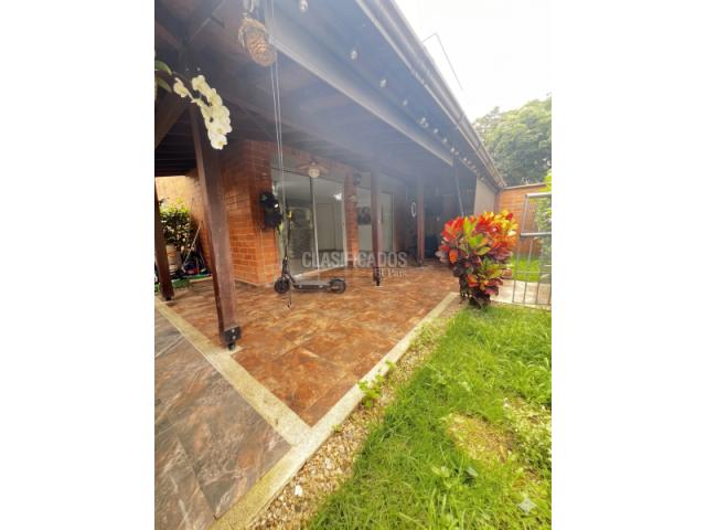 Casas, Venta en Ciudad Jardín
