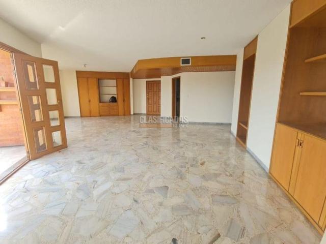 Apartamentos, Venta en Santa Mónica Residencial