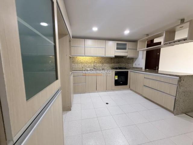 Apartamentos, Venta en Ciudad Jardín