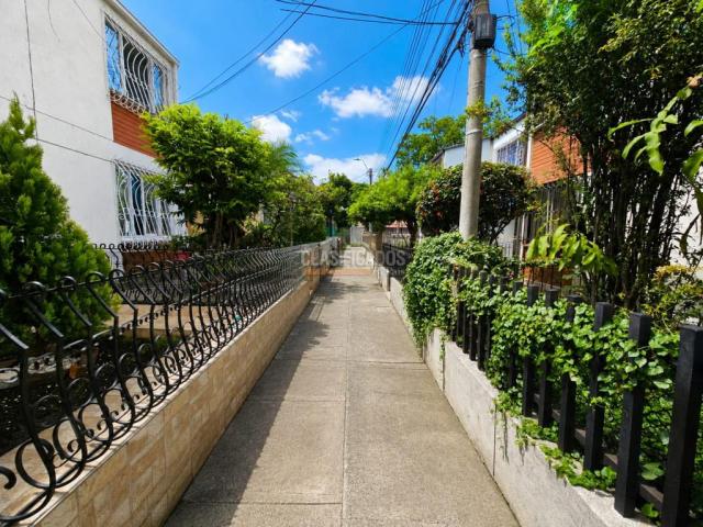 Casas, Venta en Brisas de los Álamos