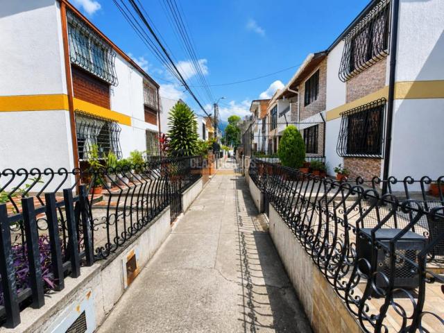 Casas, Venta en Brisas de los Álamos