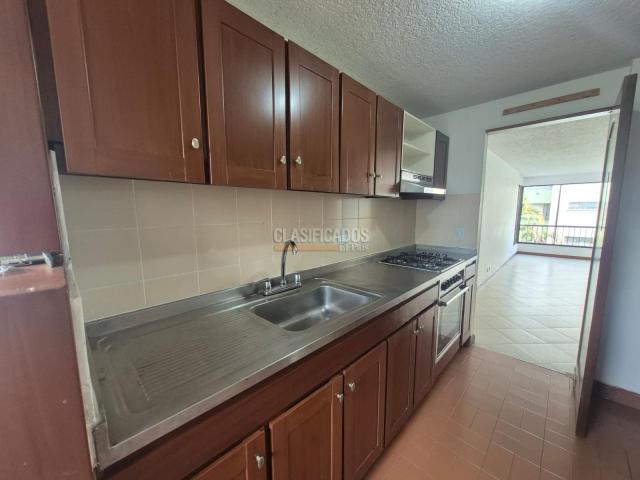 Apartamentos, Venta en Centro Ccial. Unicentro