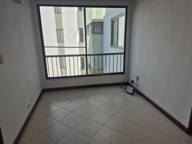 Apartamentos, Venta en Centro Ccial. Unicentro