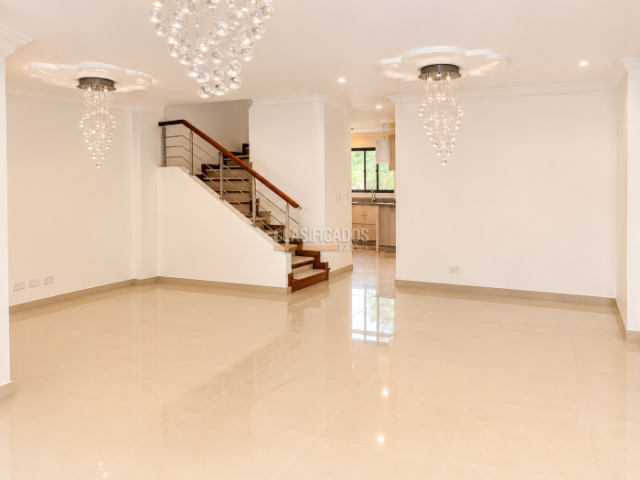 Casas, Venta en San Joaquín