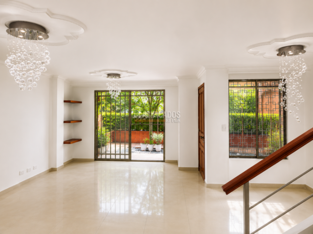 Casas, Venta en San Joaquín