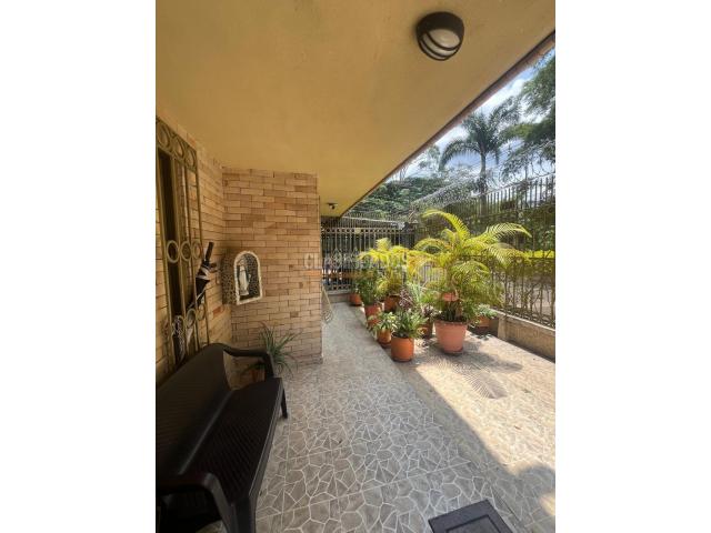 Casas, Venta en Belisario Caicedo