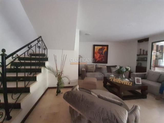 Casas, Venta en Ciudad Jardín