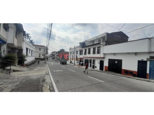 Casas, Alquiler en San Cayetano