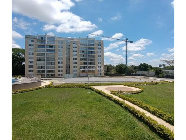 Apartamentos, Venta en Jamundí
