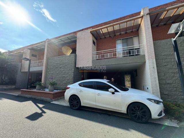 Casas, Venta en Ciudad Jardín