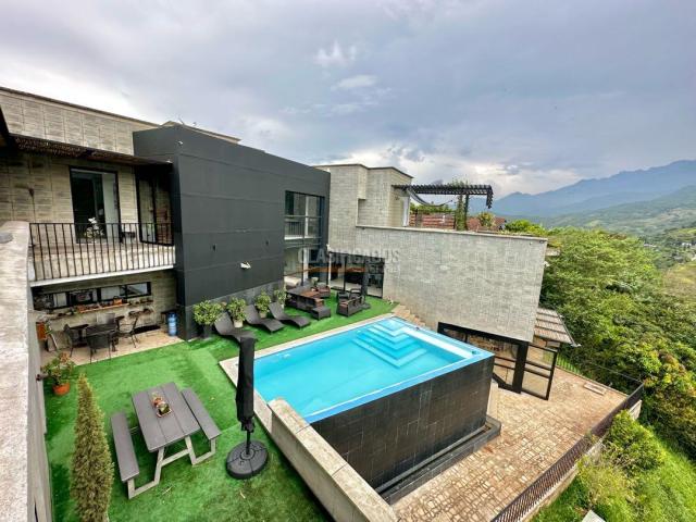 Casas, Venta en Cristo Rey